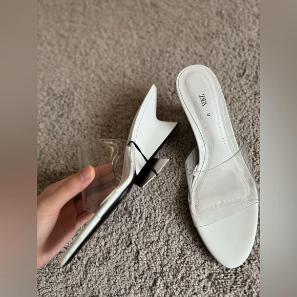 sandals - Picture 8 of 8